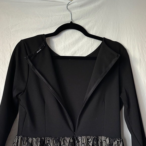 Miusol Elegant Black and Cream Lace Dress - Picture 4 of 4